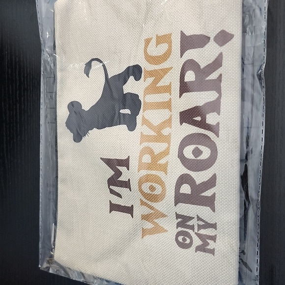 Disney's The Lion King Makeup Bag - Picture 5 of 5